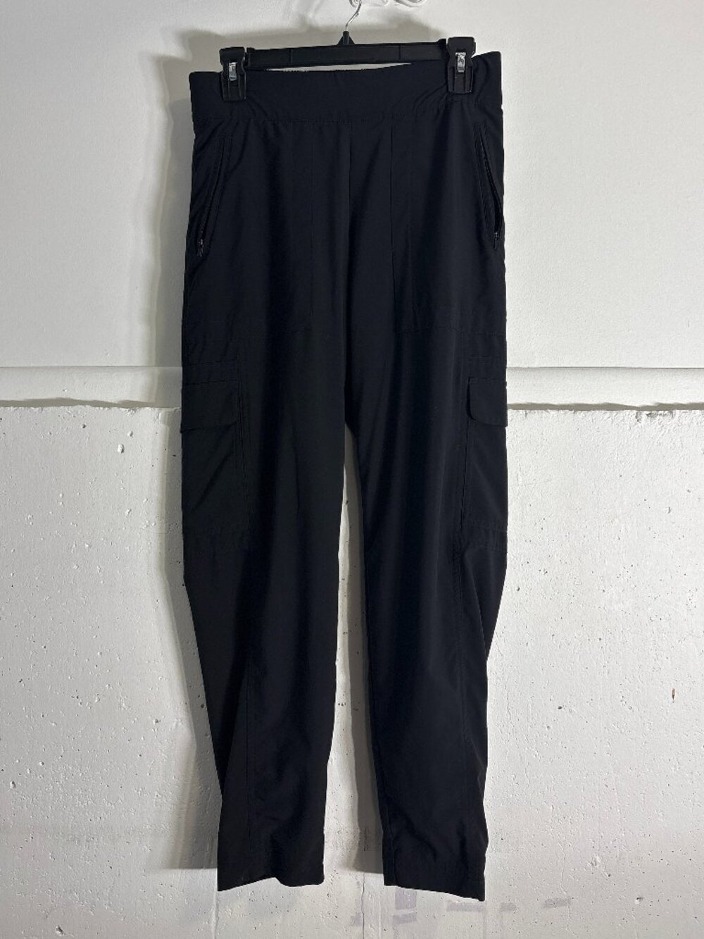 Athleta Chelsea Cargo Lined Pant in Black